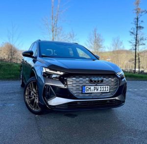 Audi e-tron Elektroauto für Führerschein Klasse B in Gummersbach